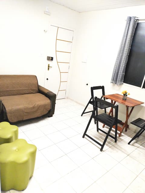 Airbnb em destaque: Double room-Air conditioning, 1 parking space-Wi-Fi. 2 min. from the bus station em Ananindeua