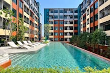 New condo, high speed wifi close to Bangtao beach