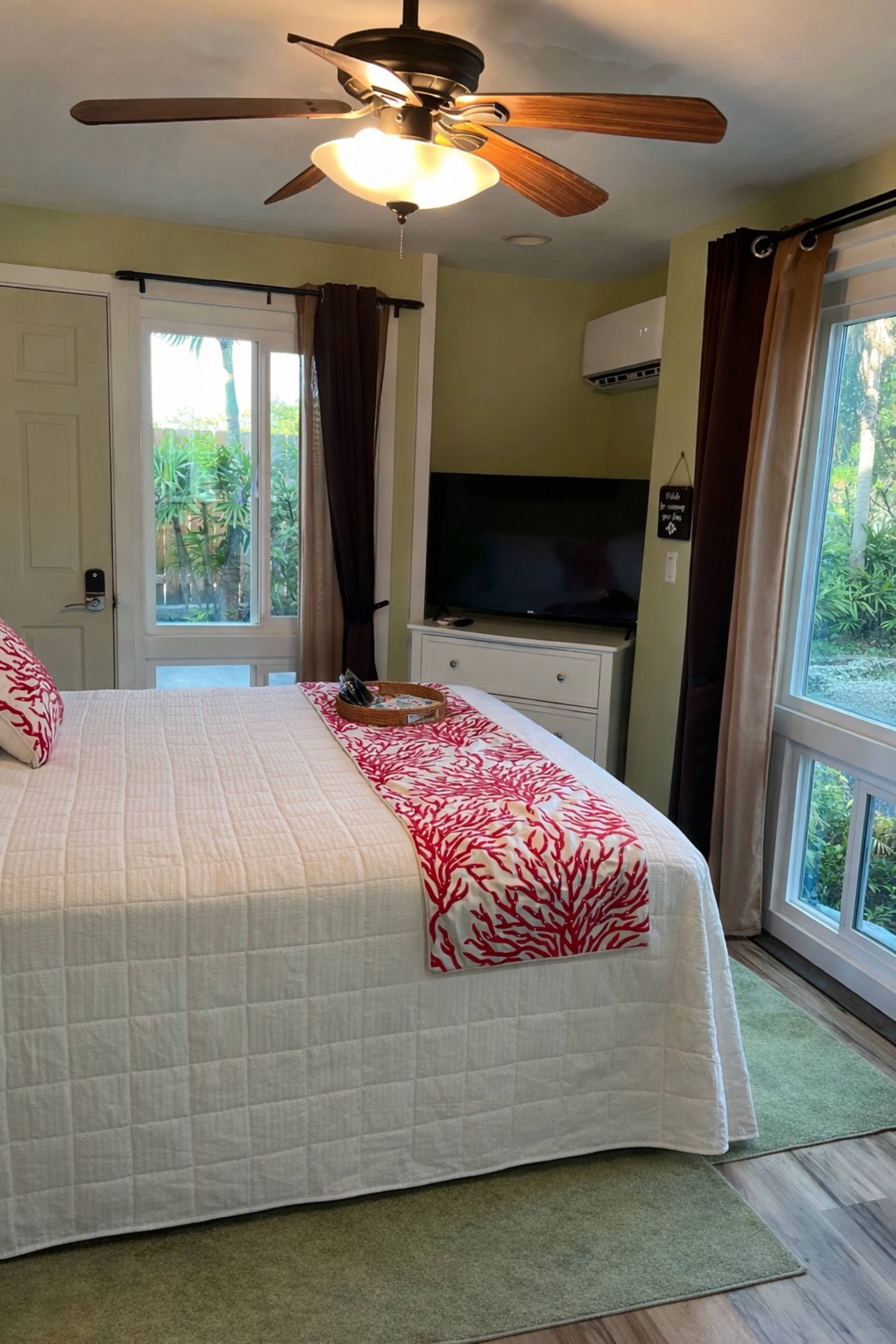 Kona Nook - Cozy Studio with Island Warmth - Photo 8