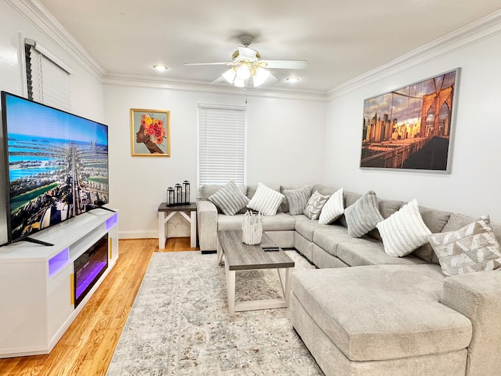 Dc Getaway: Cozy 4br Oasis By Metro & Airports - Washington, D.C., DC