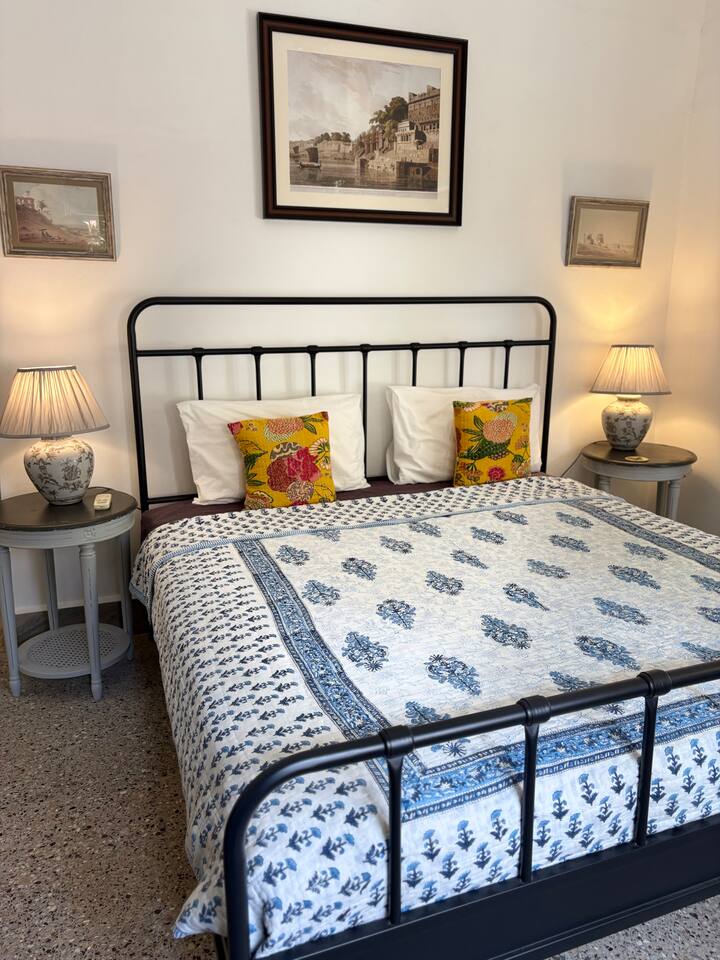 Bedroom 1 image 4
