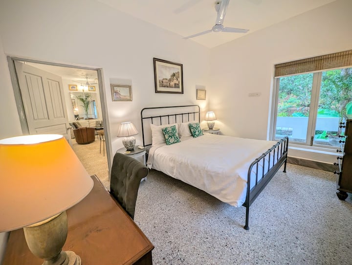 Bedroom 1 image 2