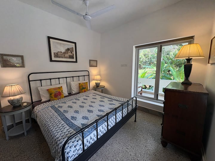 Bedroom 1 image 5