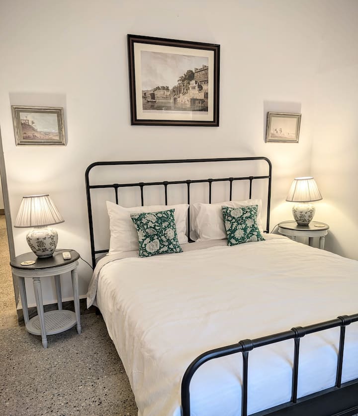 Bedroom 1 image 1