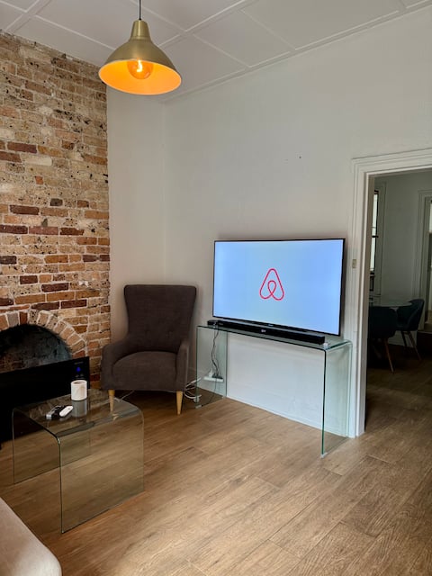 Successful Airbnb property: Charming City Terrace with Garden in Redfern