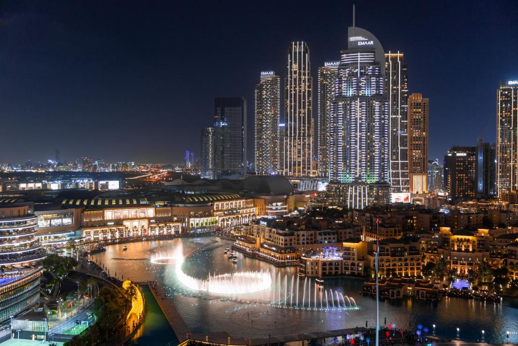2 Bedroom Furnished Apartment with Burj Khalifa & Fountain View 5