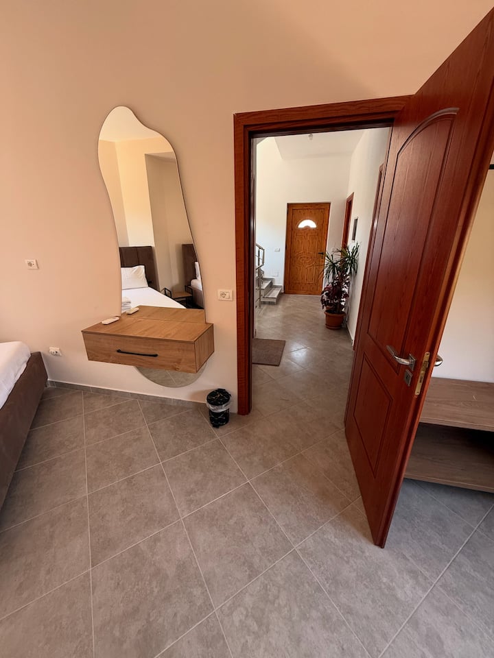 5-bedroom Villa@ordamsvilla - Qeparo