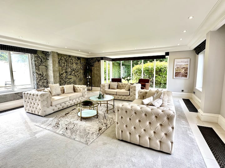 Luxury 8- Bed Mansion In Prestigious Alderley Edge - Knutsford