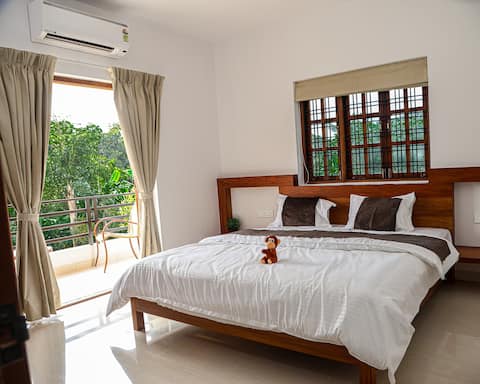 2 BHK w Pool near Panjim
