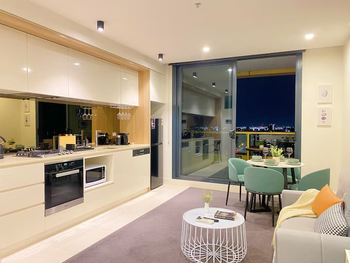 Stylish 1br Apt With Balcony&parking/near Station - Cremorne