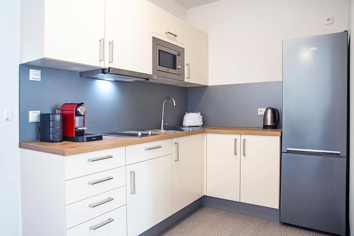 Modern Studio With Parking – Ground Floor, 28 M² - Augsburg