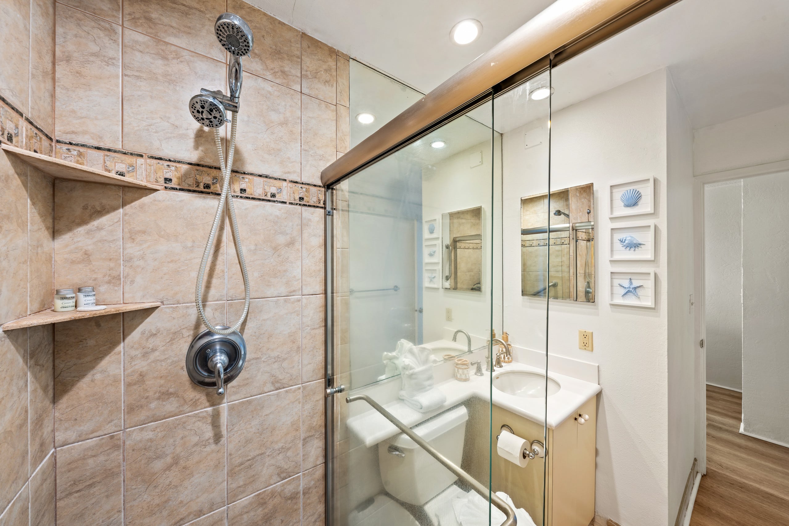 Maui Dream: Ocean View • Beachfront • Corner Suite - Image 36