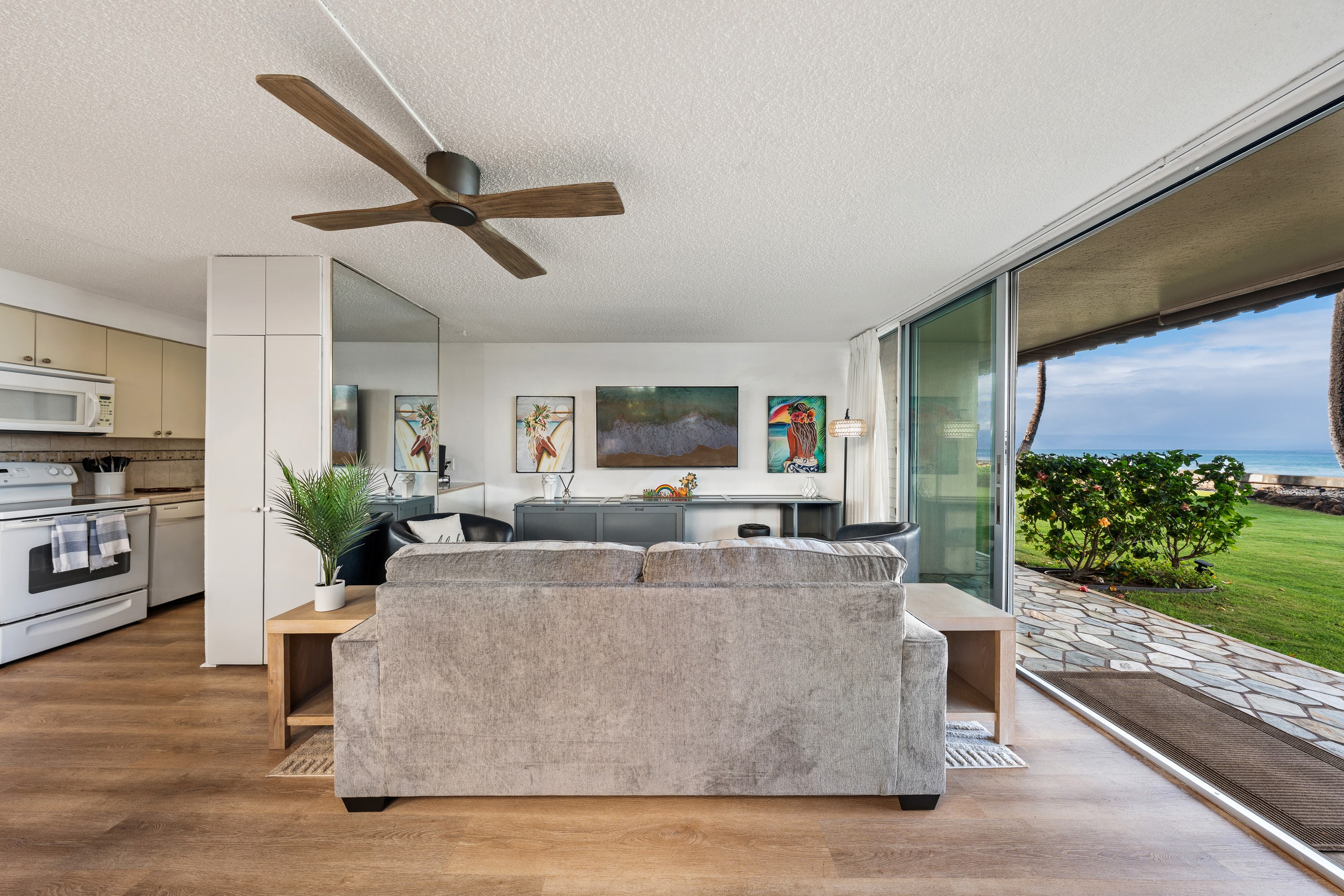 Maui Dream: Ocean View • Beachfront • Corner Suite - Image 6