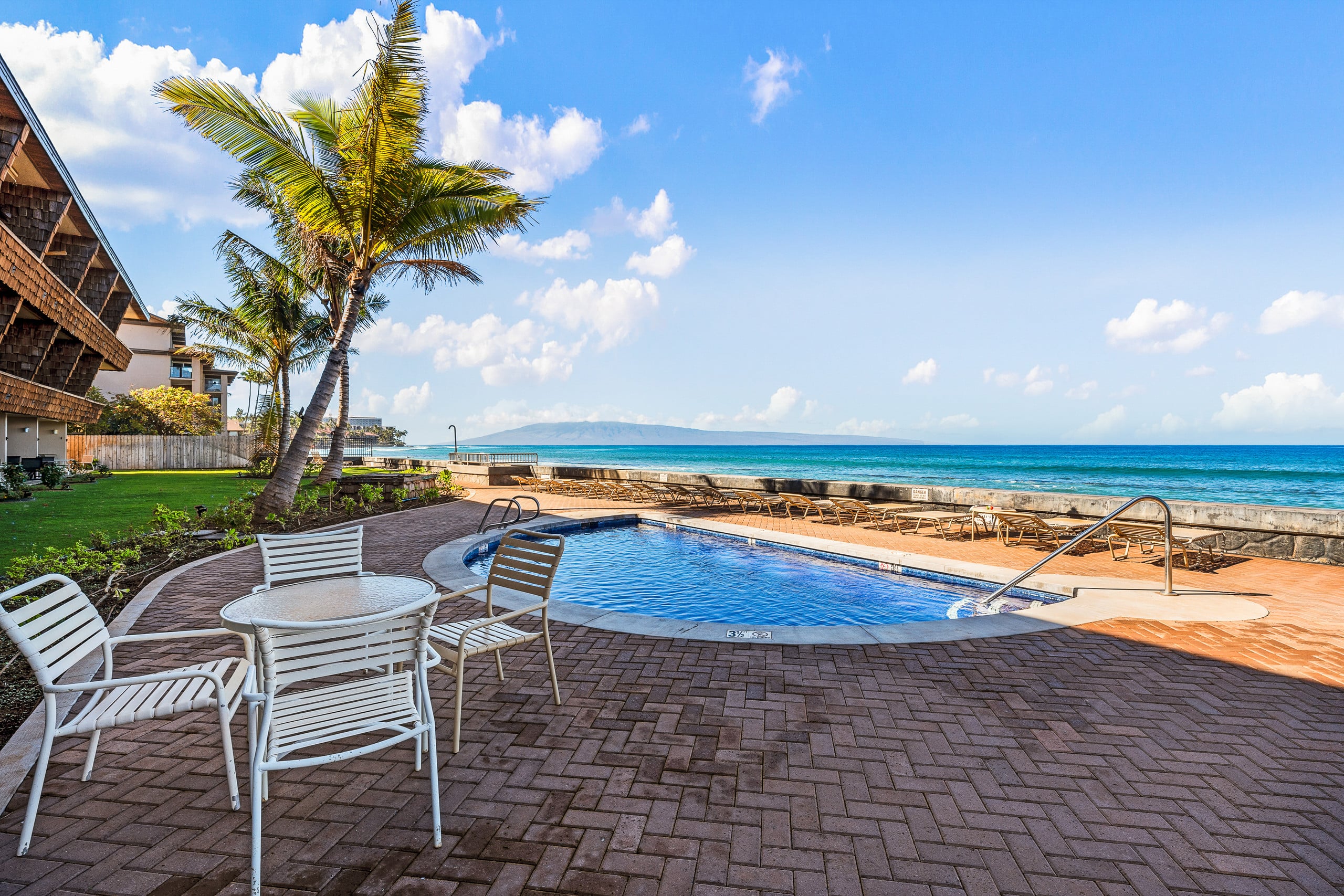 Maui Dream: Ocean View • Beachfront • Corner Suite - Image 78
