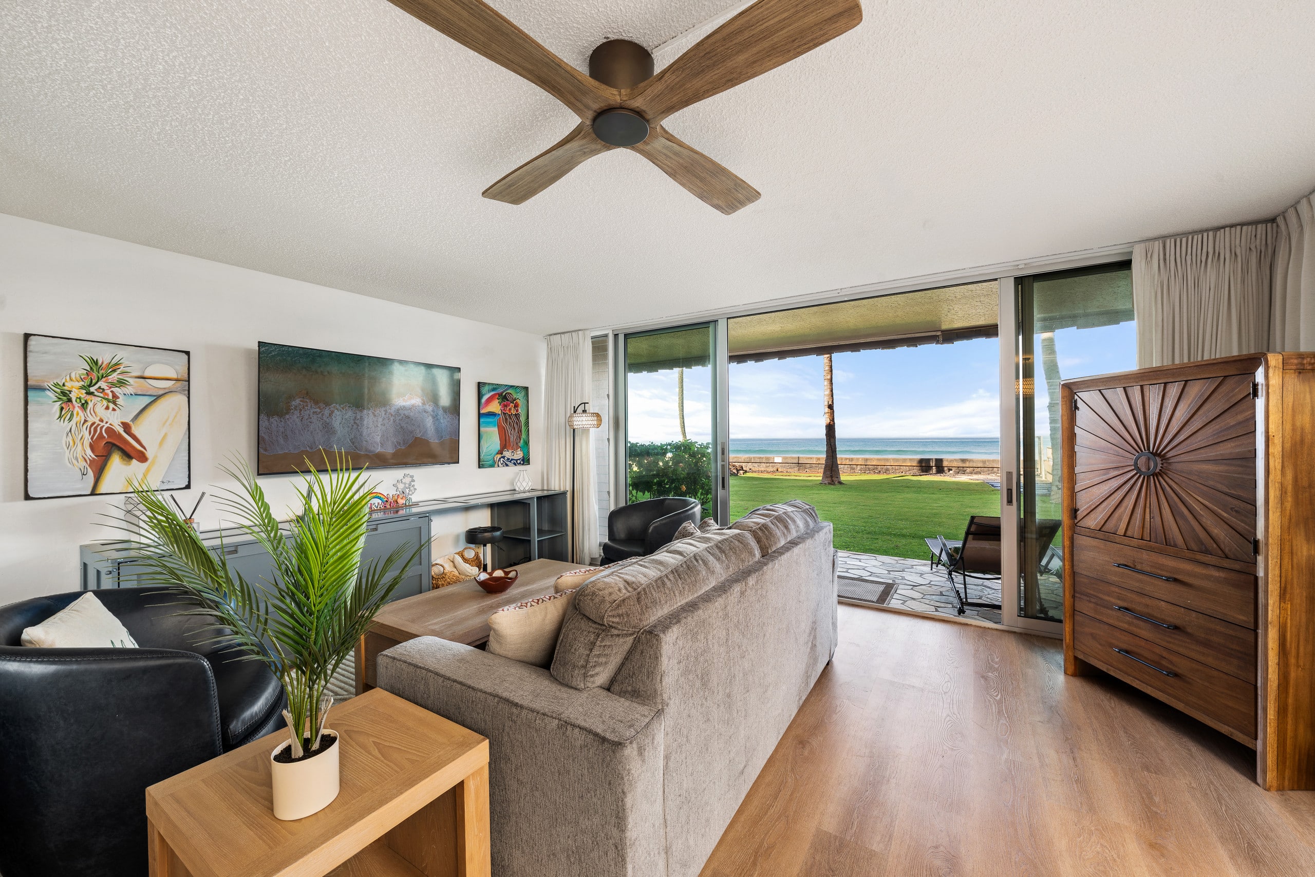 Maui Dream: Ocean View • Beachfront • Corner Suite - Image 1