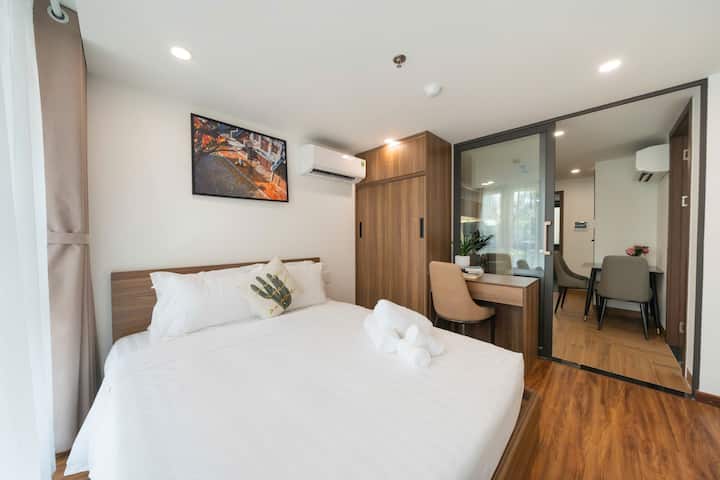 Urbano-luxurious 2br/balcony+kitchen Near Beaches - Đà Nẵng