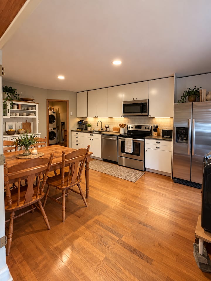 Trailhead Garden Suite Retreat - Squamish