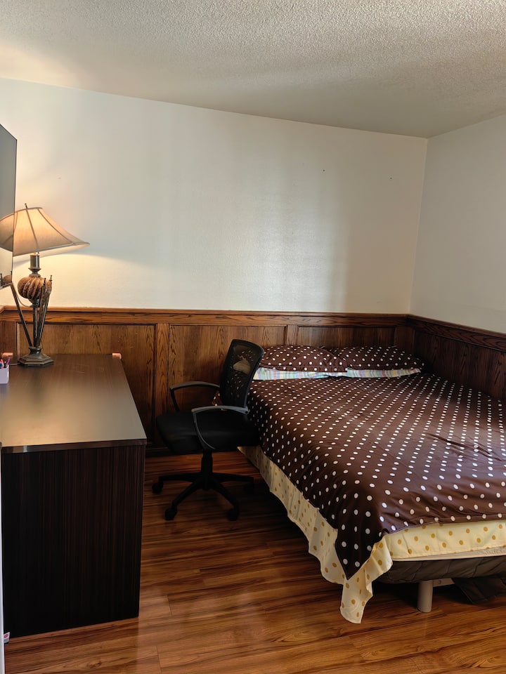 Comfy Rooms 1 Queen Beds W/ Private Bathroom - Upland, CA