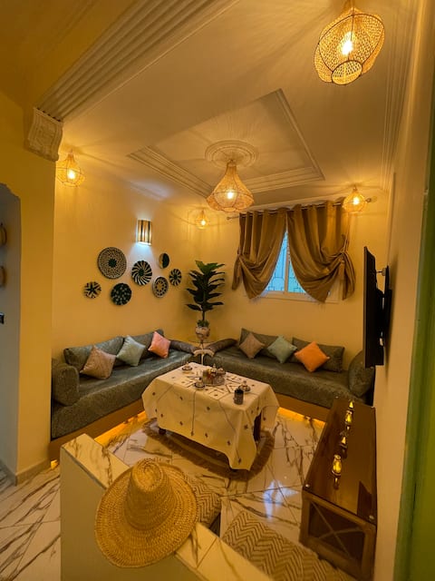 Popular Airbnb listing: Traditional apartment in heart of the old Medina in Arrondissement De Fès Médina مقاطعة فاس المدينة