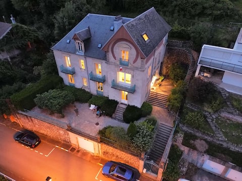 Spacious and charming Villa: Villa Castelfleury
