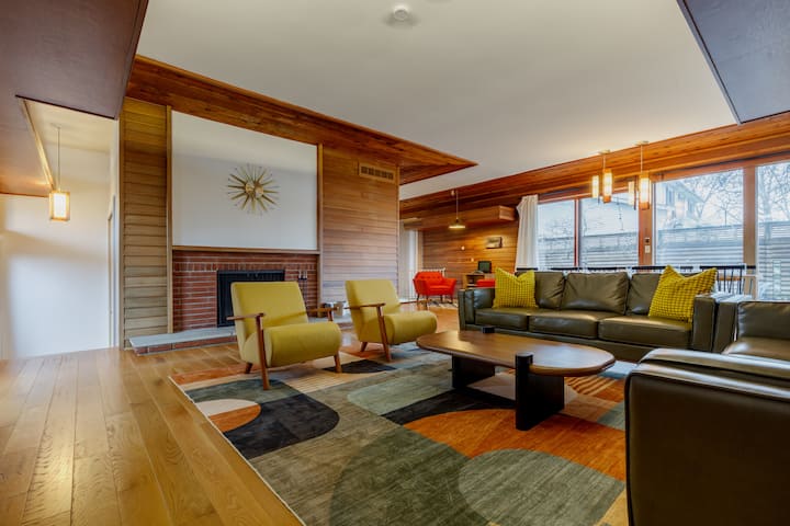 Midcentury Gem Near Cvnp|game Room|family Retreat - Cuyahoga Falls, OH