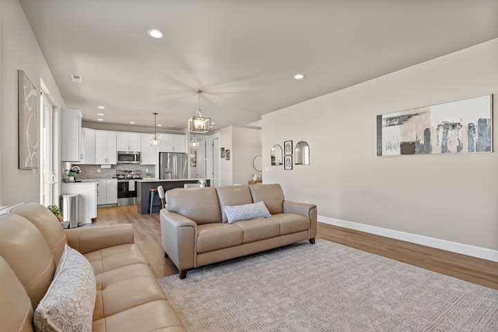 The Valley Nest – New Luxury 4br W Plenty Parking! - Yakima, WA