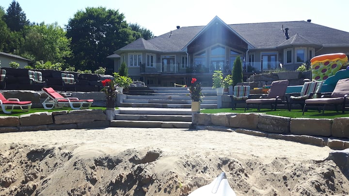 Muskoka River Beach Retreat - Huntsville