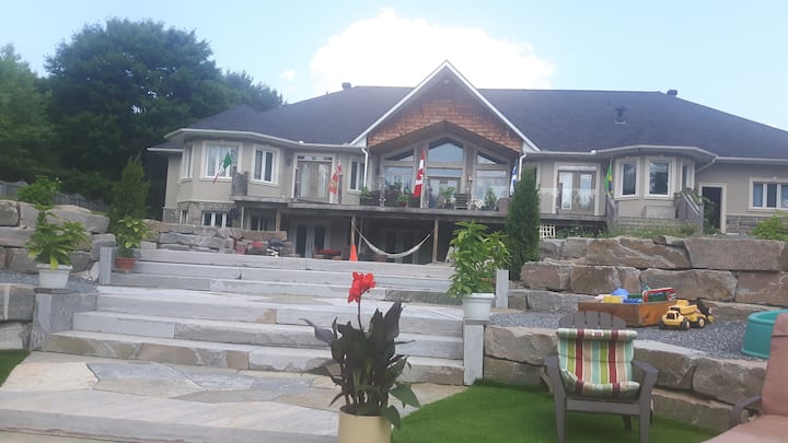Muskoka River Beach Retreat - Huntsville