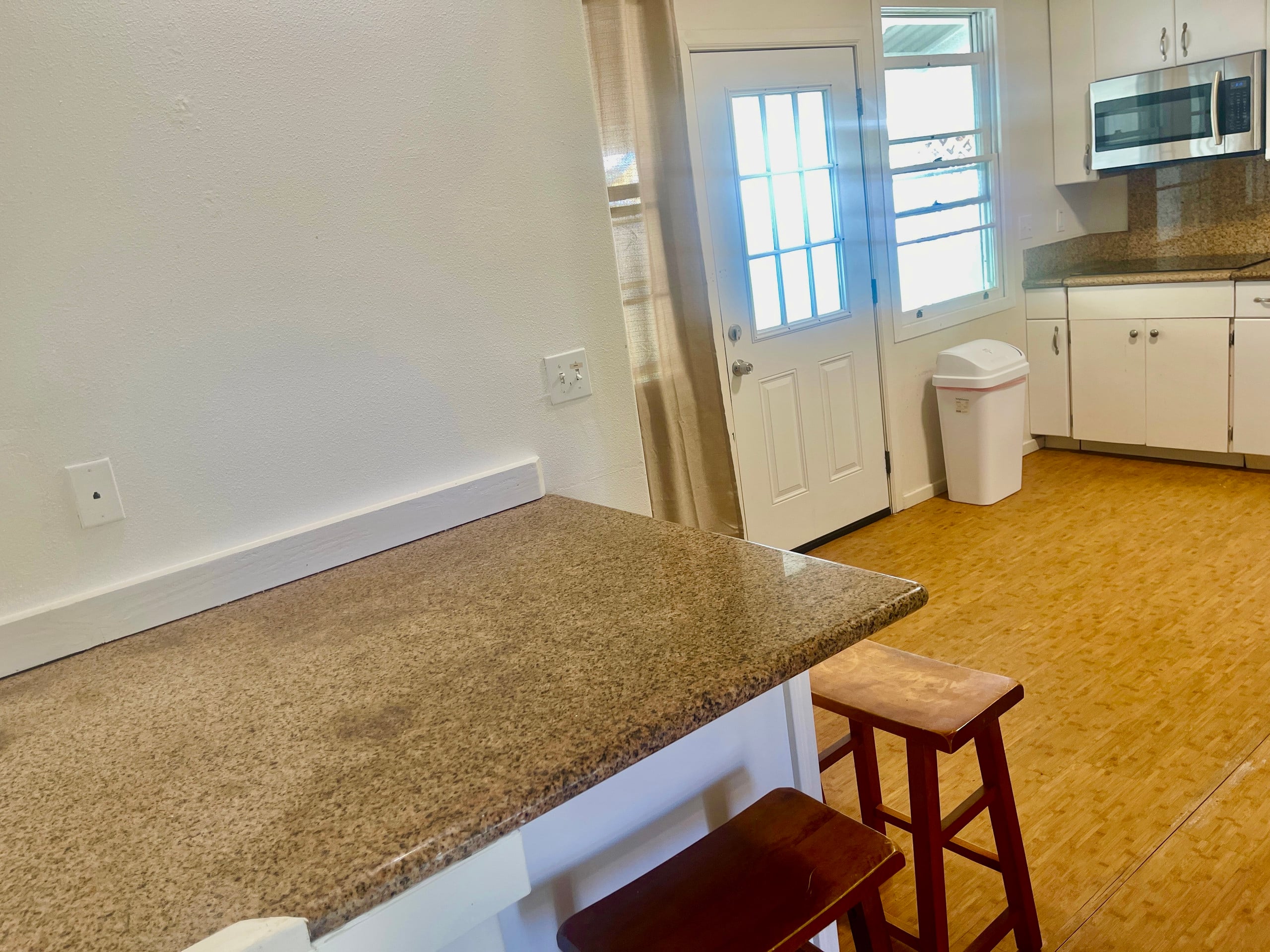 Home in Hilo · ★5.0 · 3 bedrooms · 3 beds · 1 private bath - Image 6