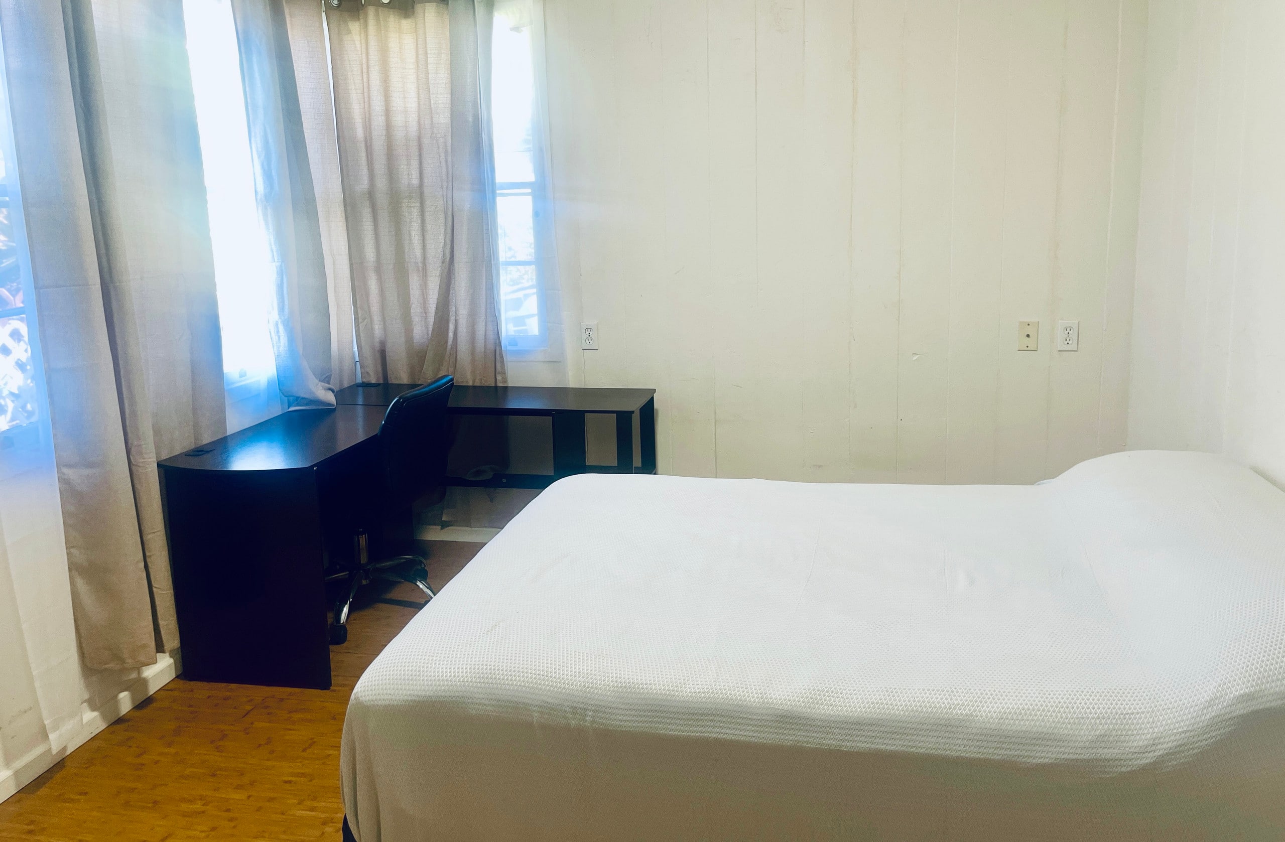 Home in Hilo · ★5.0 · 3 bedrooms · 3 beds · 1 private bath - Image 11