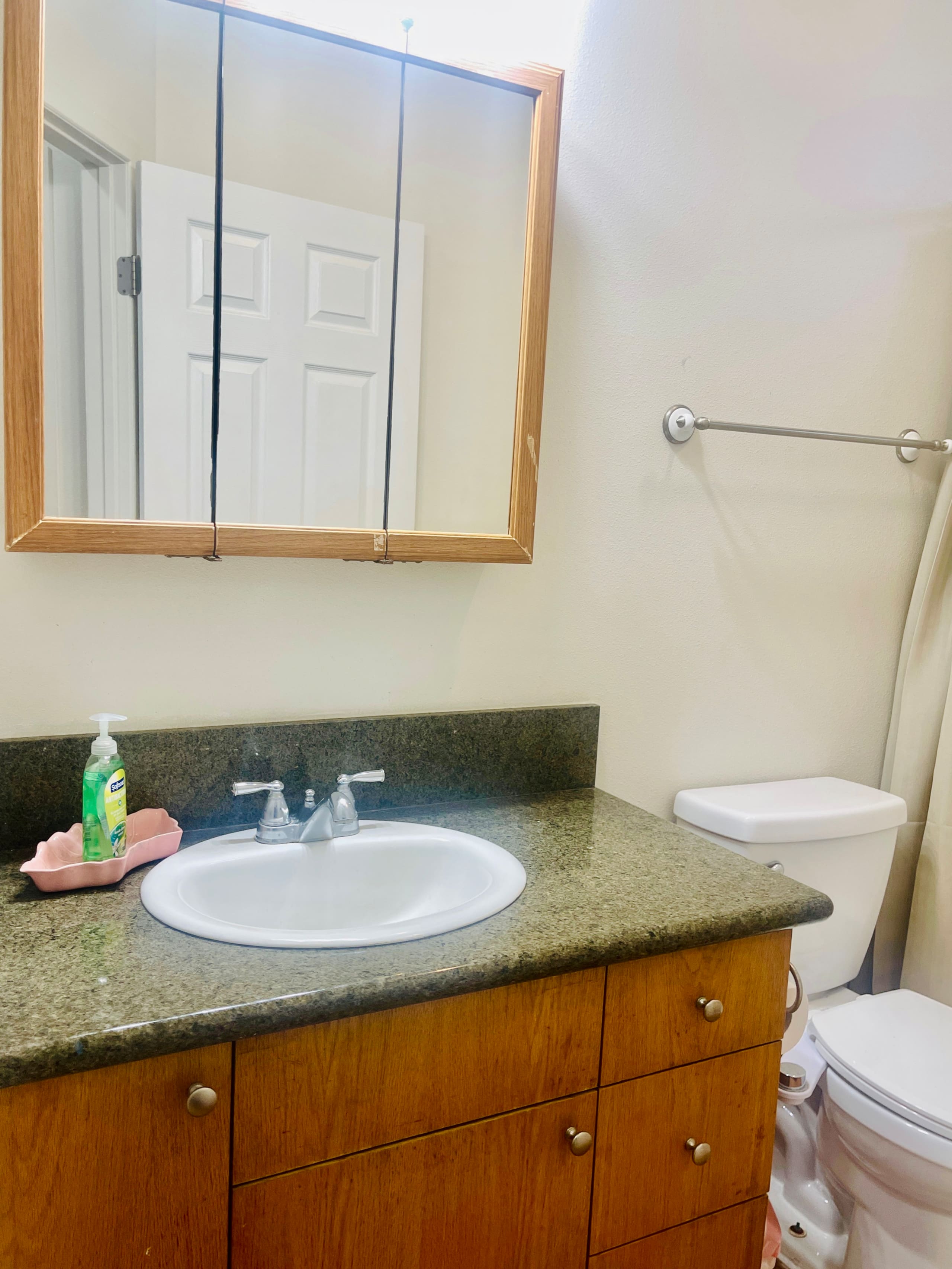 Home in Hilo · ★5.0 · 3 bedrooms · 3 beds · 1 private bath - Image 19