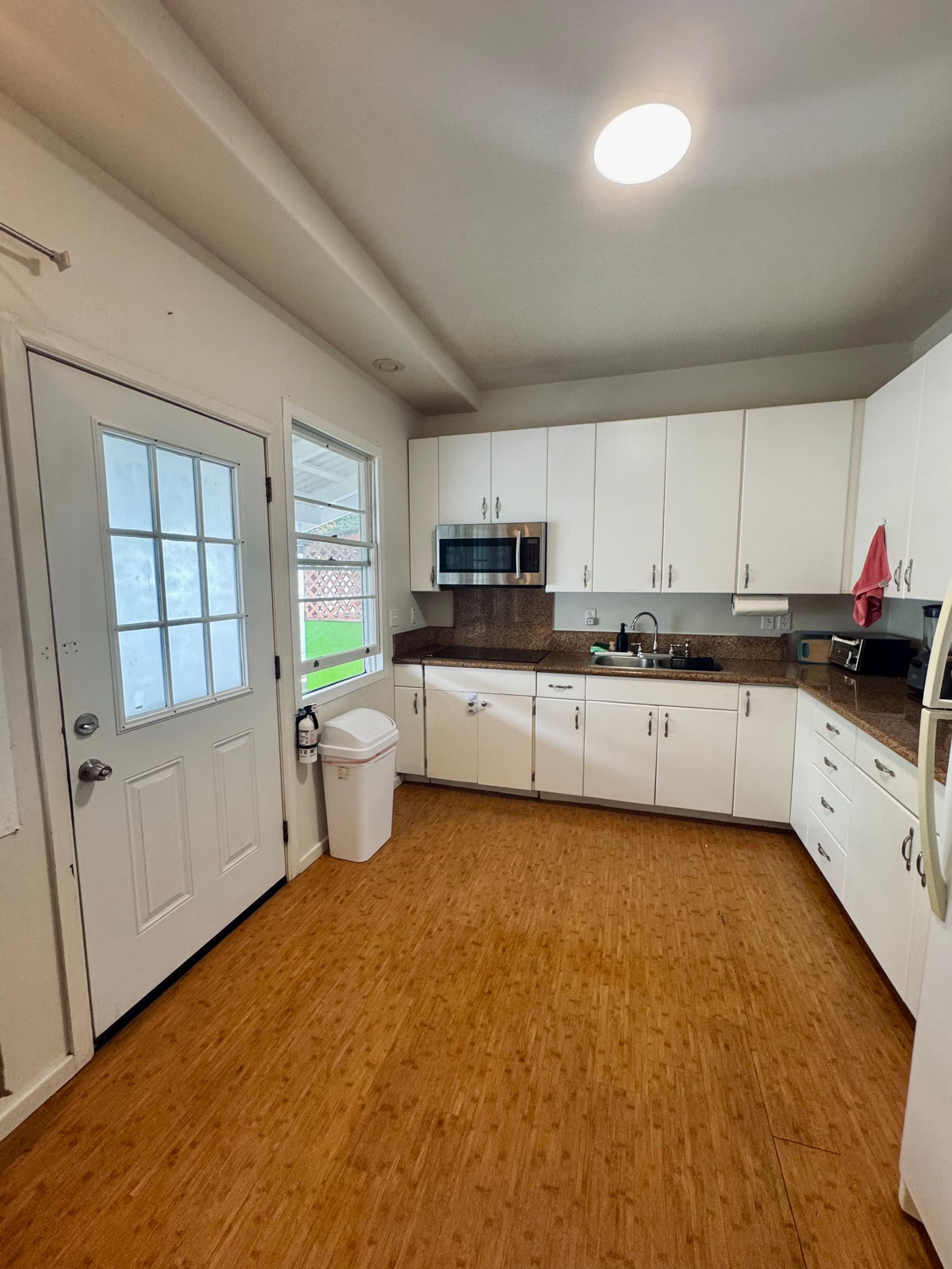 Home in Hilo · ★5.0 · 3 bedrooms · 3 beds · 1 private bath - Image 8
