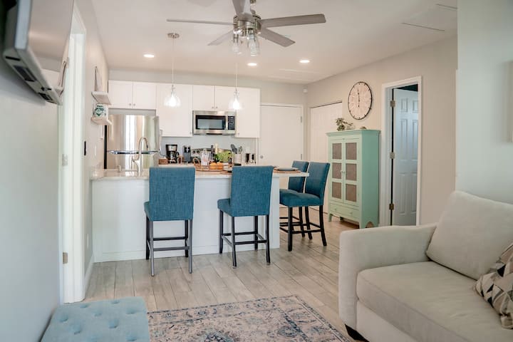 Cozy Coastal Cottages Of Dunedin #2 - Dunedin, FL