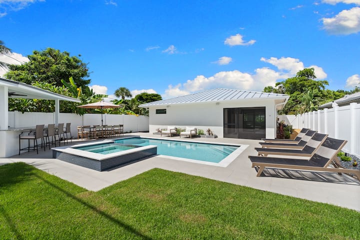 838 Serenity Sands Oasis - Near Beaches & Dining - Houses for Rent in ...