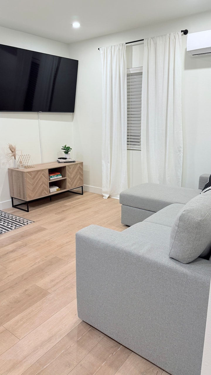 New Cozy Boho Backhouse - Riverside, CA