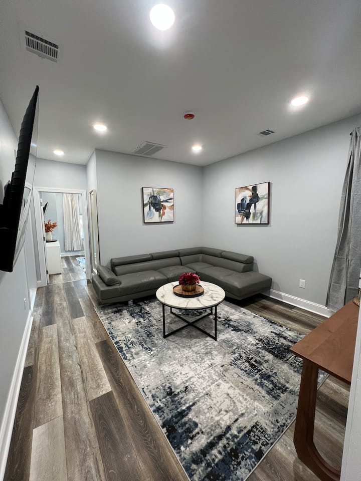Beautiful-3 Bedroom Apartment-completely Renovated - Manhattan, NY
