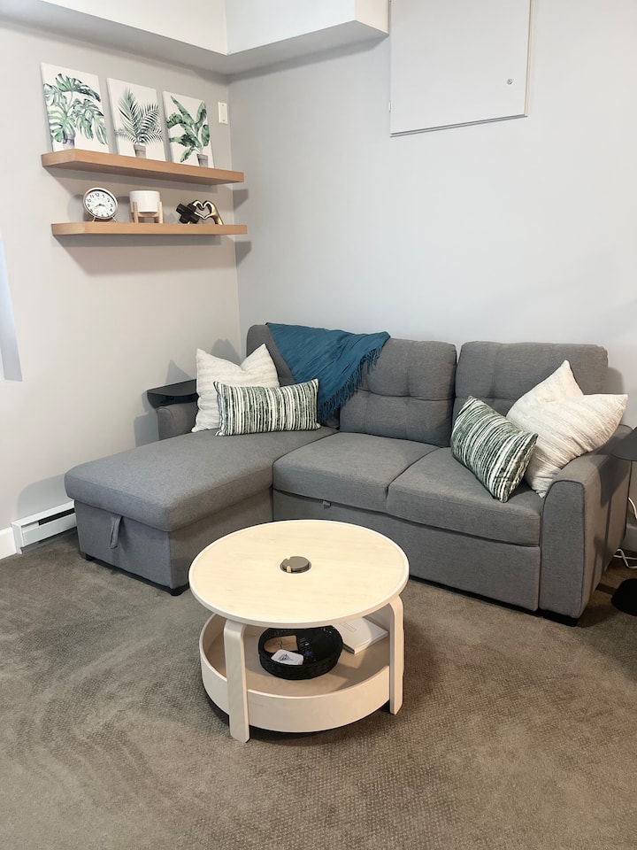 Hillside Hideaway - Air Conditioning- Sleeps 4! - Langford