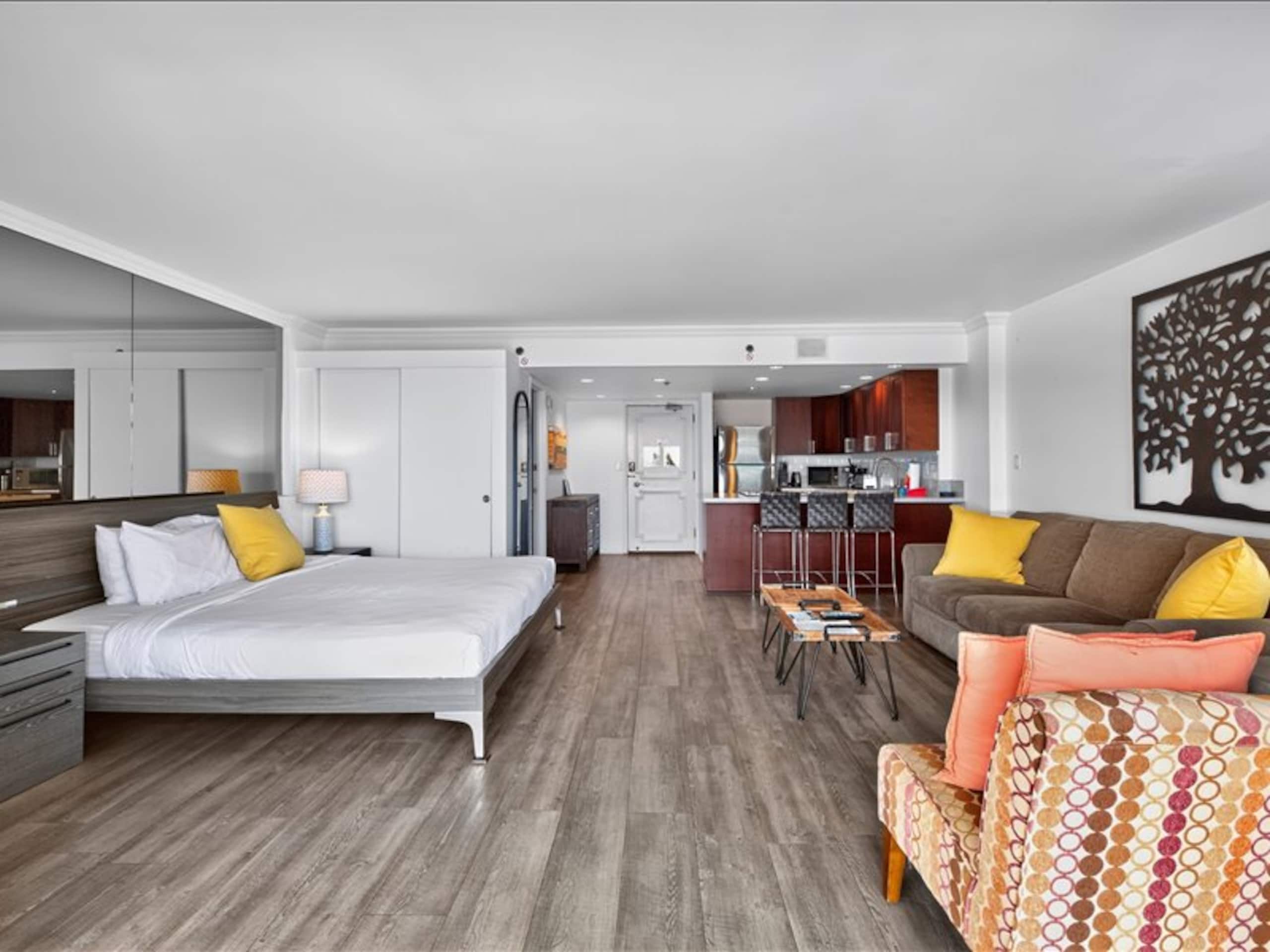 Hotel in Honolulu · ★4.82 · 1 bedroom · 2 beds · 1 private bath - Image 13