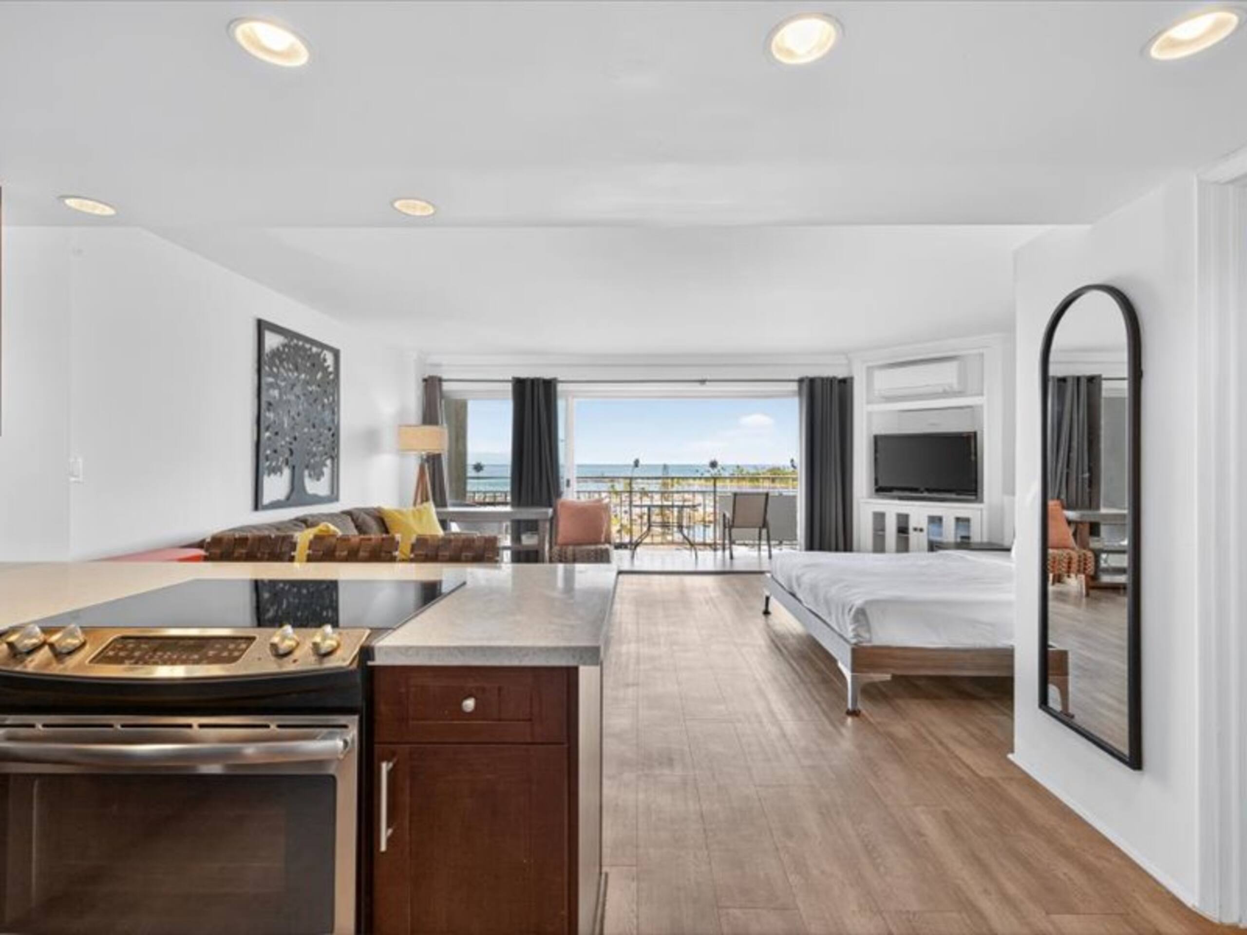 Hotel in Honolulu · ★4.82 · 1 bedroom · 2 beds · 1 private bath - Image 18