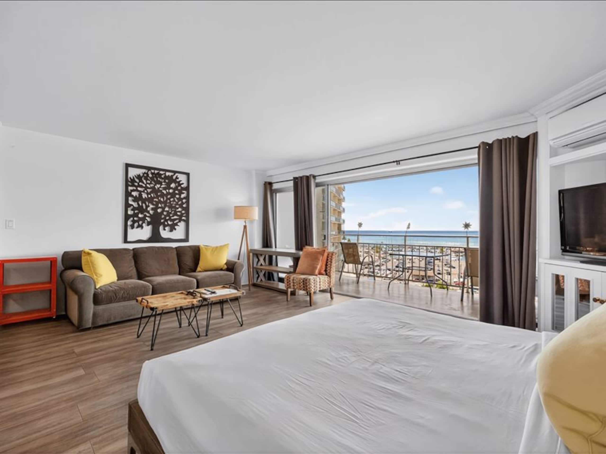 Hotel in Honolulu · ★4.82 · 1 bedroom · 2 beds · 1 private bath - Image 3