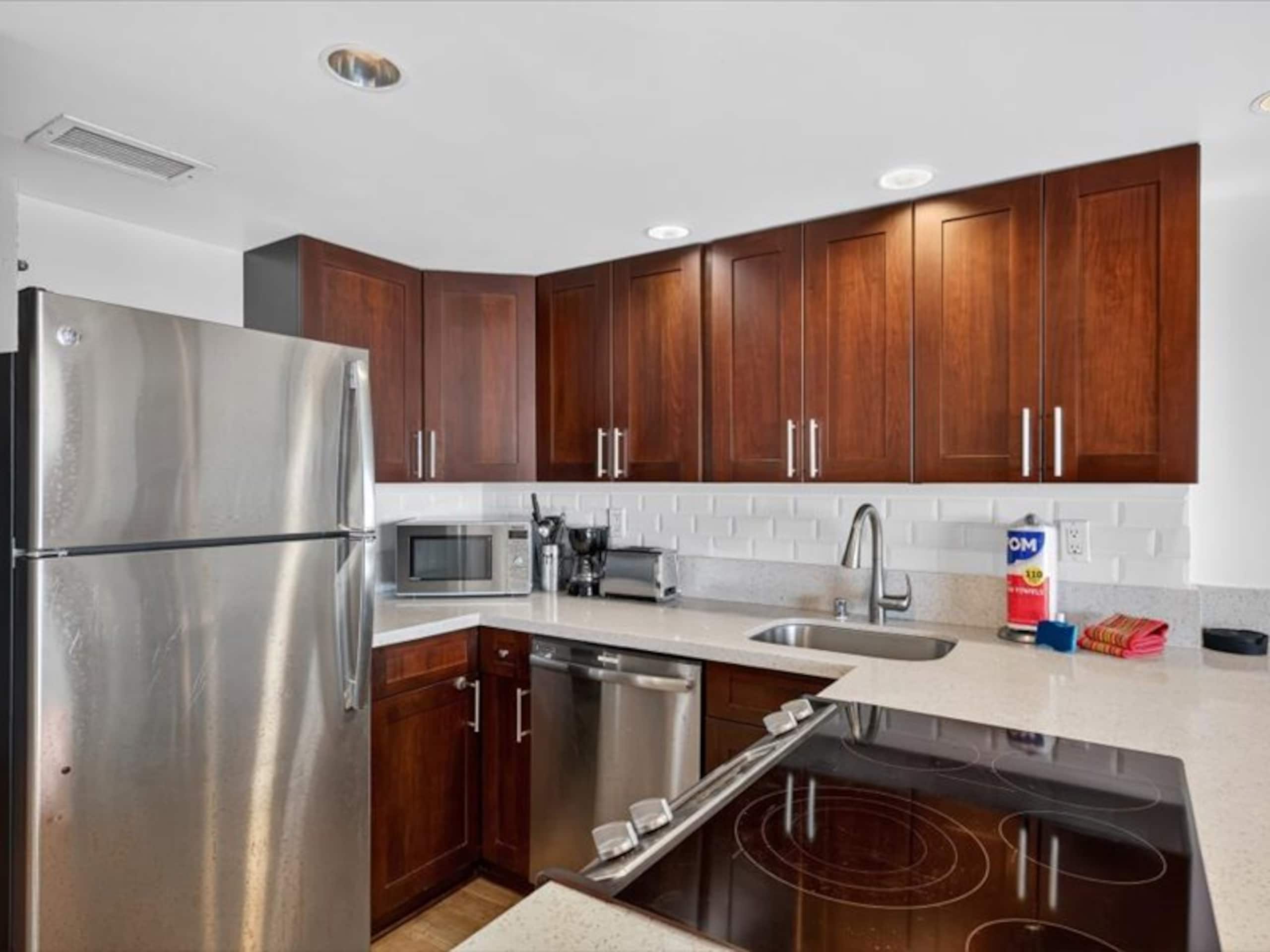 Hotel in Honolulu · ★4.82 · 1 bedroom · 2 beds · 1 private bath - Image 7
