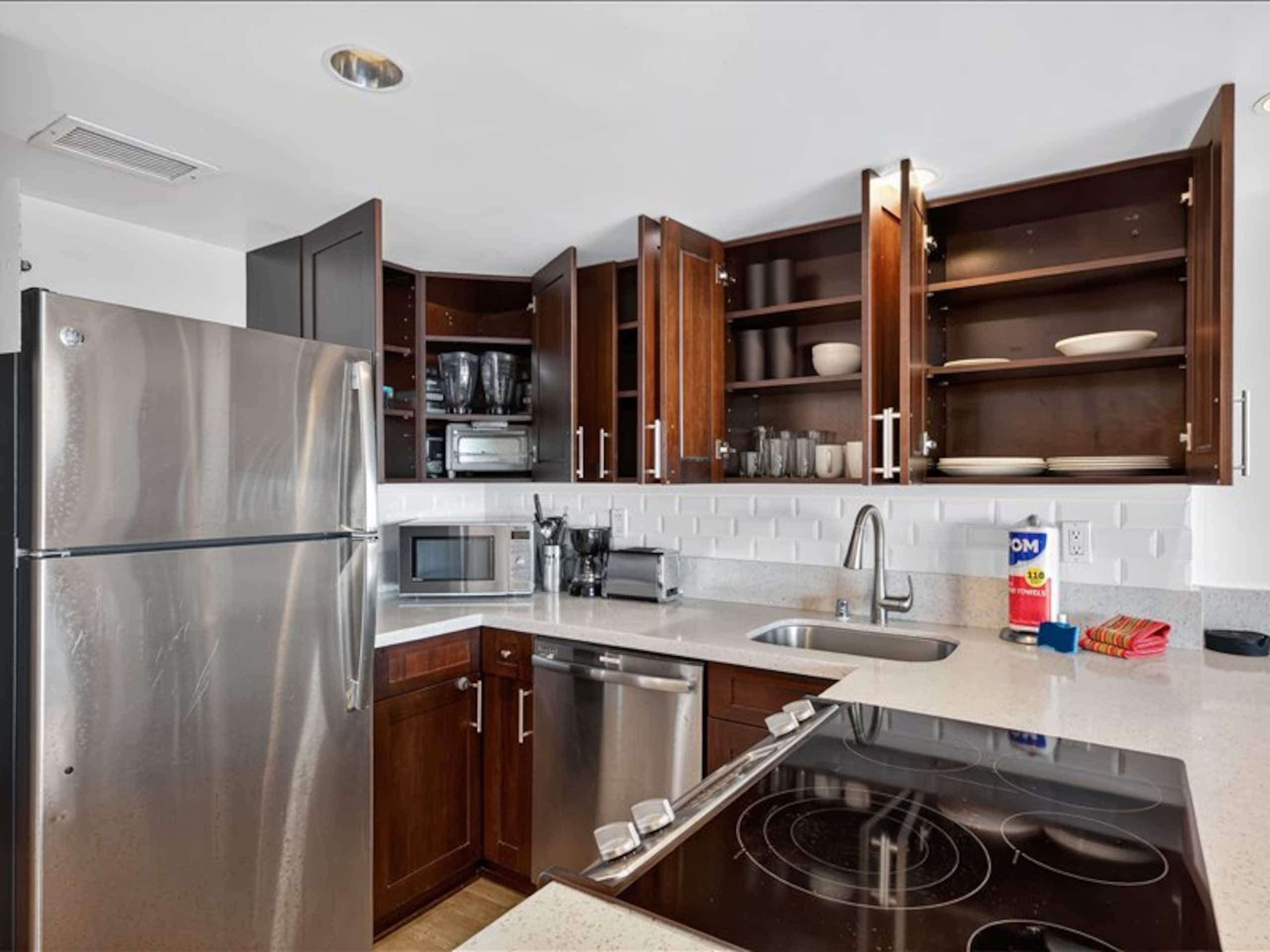 Hotel in Honolulu · ★4.82 · 1 bedroom · 2 beds · 1 private bath - Image 8