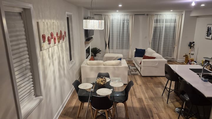 Modern Room Close To Amenities - カナタ