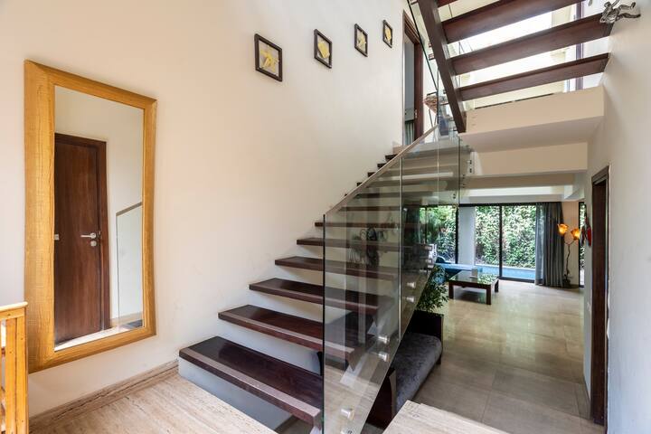 Living room image 7