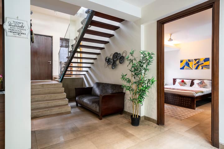 Living room image 6