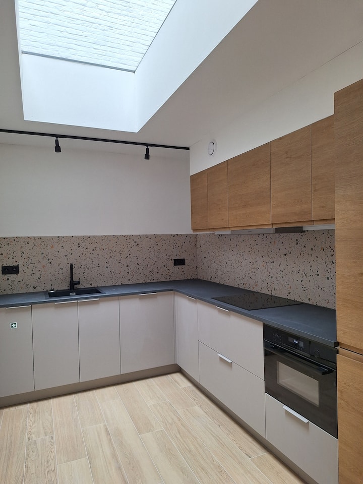 Rijwoning In Hartje Mechelen Voor 6 Personen - Malines