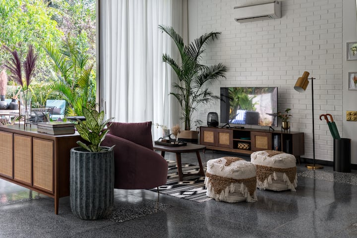 Living room image 5
