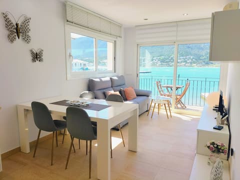 Successful Airbnb property: Fantastic apartment with panoramic views. in El Port De La Selva
