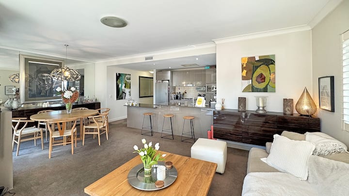 Lush Spacious Apartment In Greenwich - Lane Cove