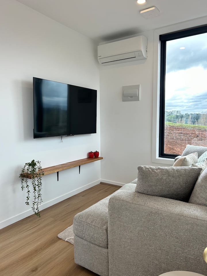 Tiny Home Farm Getaway - Seville